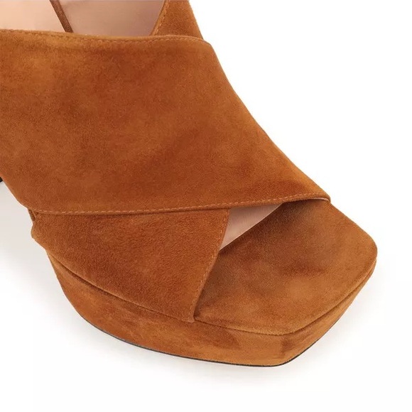 New in box GORGEOUS & FABULOUS Suede unique open toe heels - Picture 11 of 12